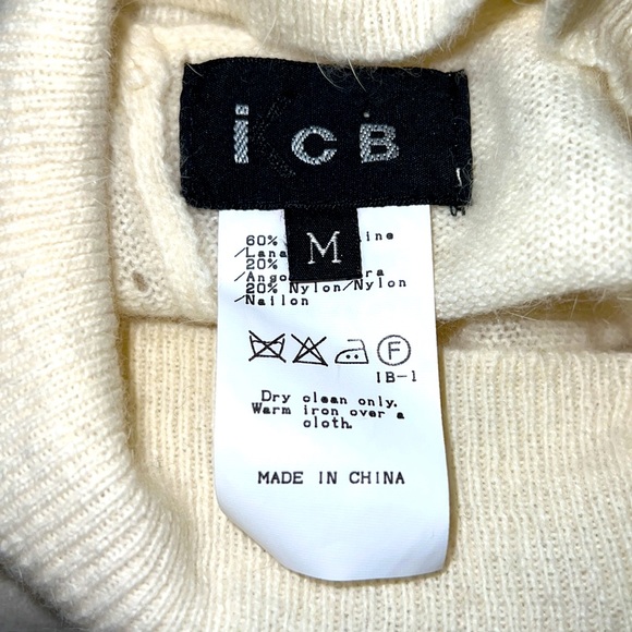 ICB TURTLENECK SWEATER IN BEIGE - Picture 6 of 7